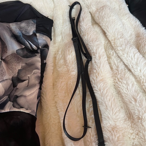 le chateau high-low dress with removable straps - Picture 6 of 8